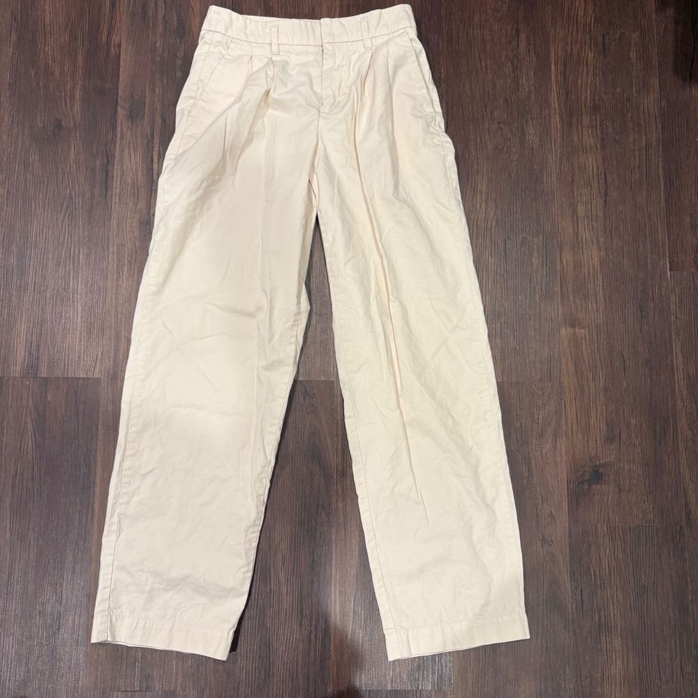 Cream High Rise Pleated Trousers Straight Leg Size 2 Clean Girl Corporate Chic